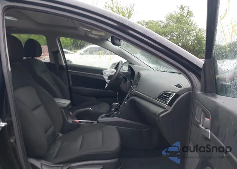 2018 Hyundai Elantra Value Edition z USA, uszkodzony, nr VIN 5NPD84LF2JH379377